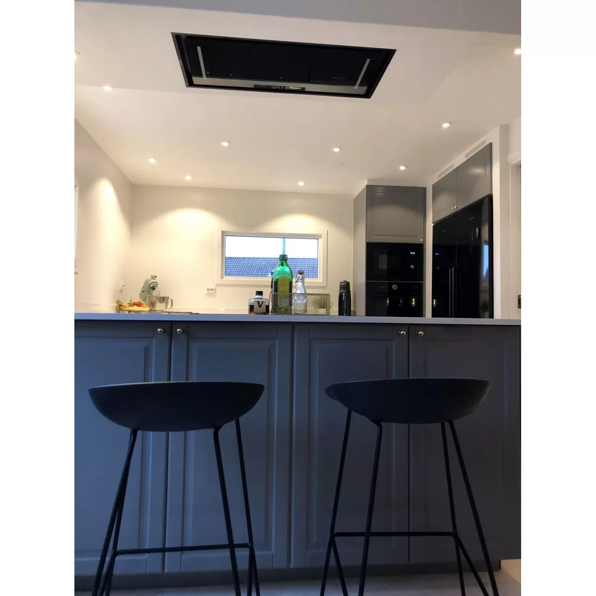 Kattoliesituuletin musta - mustalla lasilla|Swedluxury ALFA α|Premium Line